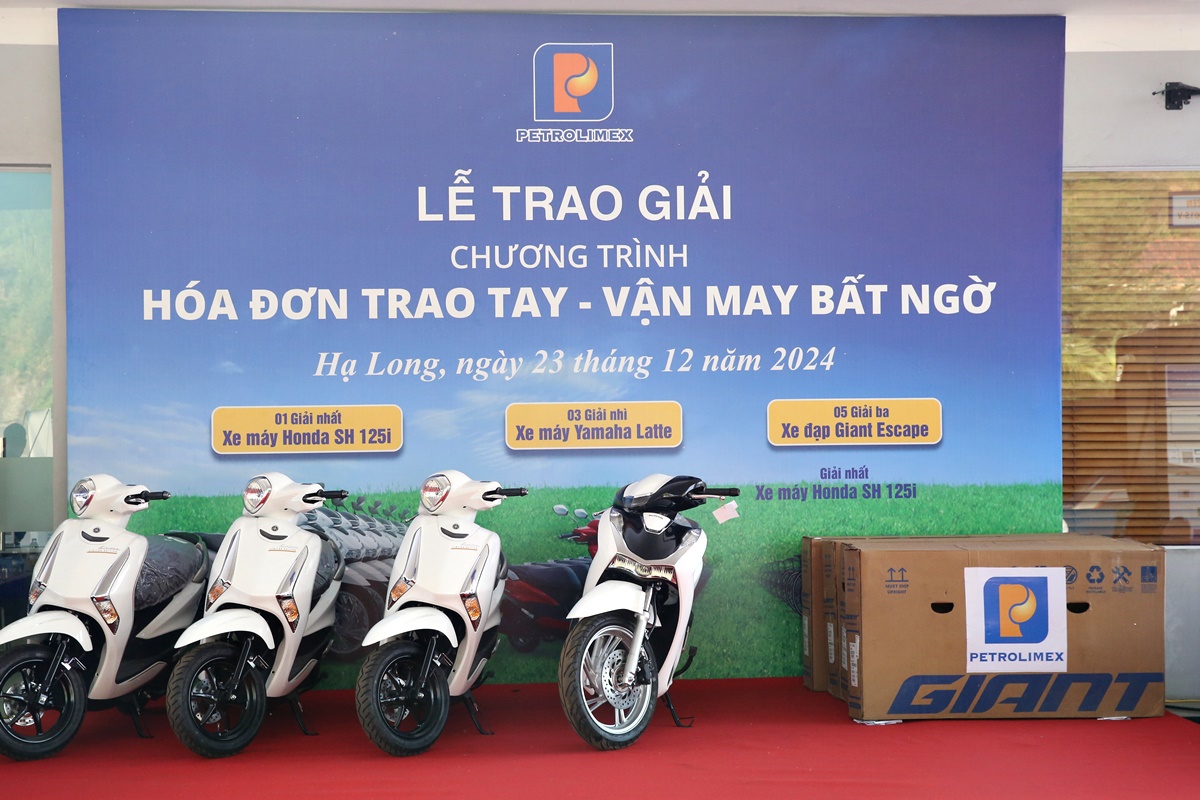 Petrolimex Quảng Ninh tổ chức chương trình trao thưởng "Hóa đơn trao tay - vận may bất ngờ"
