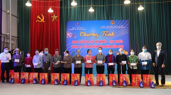 Tin ảnh: Hoạt động an sinh xã hội mỗi dịp tết đến xuân về
