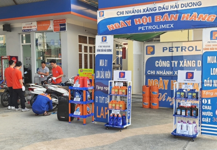 Ngày hội bán hàng tại Petrolimex-Cửa hàng 113