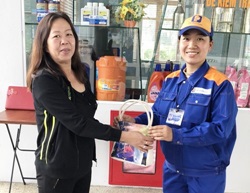 Câu chuyện nhặt được của rơi trả lại người mất tại CHXD số 125 - Hà Tu