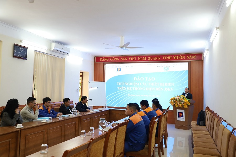Xí nghiệp KVXD K130 đào tạo thử nghiệm các thiết bị điện trên hệ thống điện đến 35kv