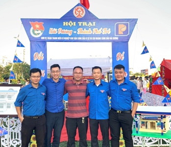 Đoàn thanh niên Petrolimex Hải Dương chào mừng thành phố lên đô thị loại I