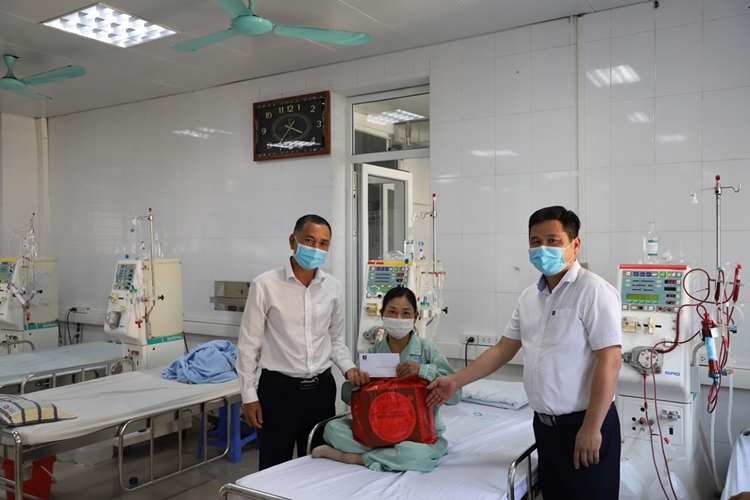 Hoạt động thiết thực trong Tháng công nhân và Tháng ATVSLĐ 2022