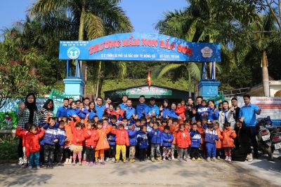 Đoàn thanh niên Petrolimex Quảng Ninh tổ chức chương trình "Đông ấm cho em - tuổi trẻ với mùa xuân biên giới năm 2023"