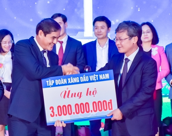 Petrolimex hỗ trợ 3 tỷ đồng cho người có công với cách mạng và hộ nghèo tỉnh Hưng Yên
