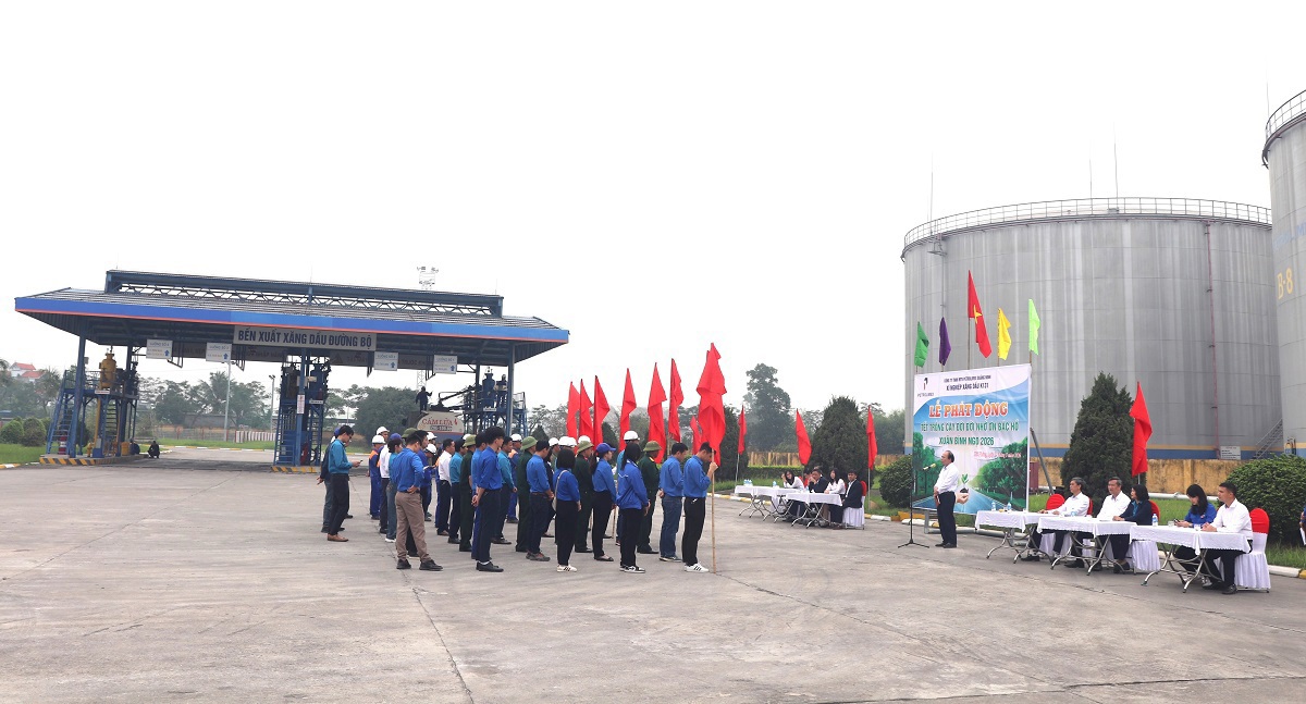 Xí nghiệp Xăng dầu K131 tổ chức Lễ phát động “Tết trồng cây đời đời nhớ ơn Bác Hồ” Xuân Bính Ngọ năm 2026