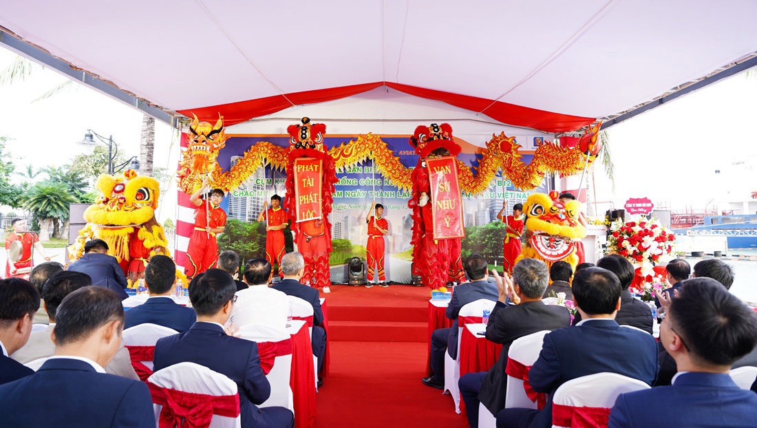 Lễ gắn biển công trình chào mừng 70 năm thành lập Tập đoàn Xăng dầu Việt Nam