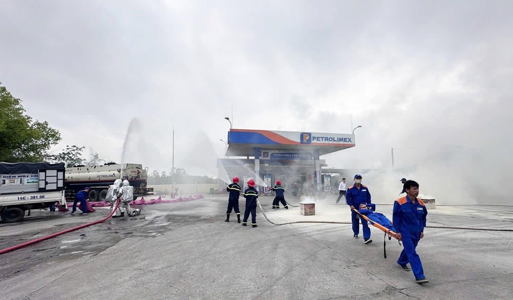 Thực tập phương án chữa cháy tại Petrolimex-Cửa hàng 15