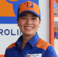 Chị Vũ Thị Hường nhặt được của rơi, trả lại khách hàng đánh mất