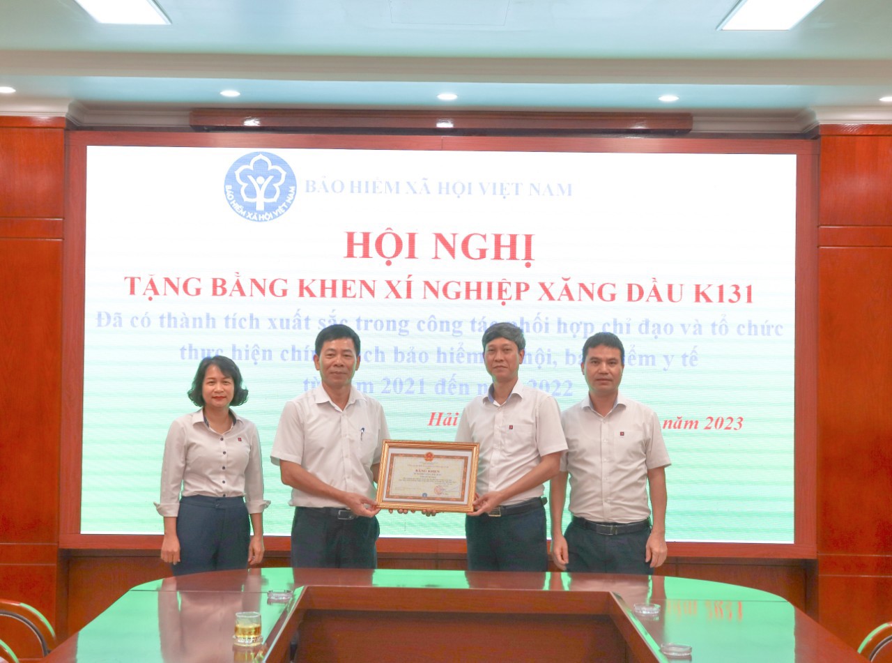 Xí nghiệp Xăng dầu K131 được Bảo hiểm xã hội Việt Nam tặng Bằng khen
