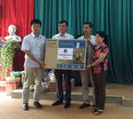 Thể hiện tinh thần "lá lành đùm lá rách" với học sinh nghèo vùng cao