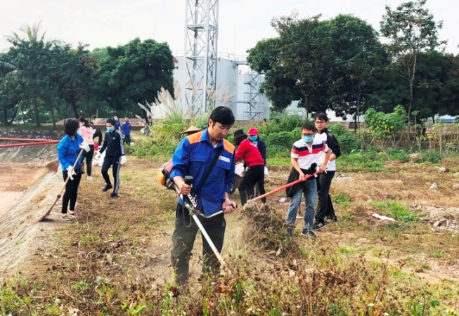 Đoàn Thanh niên Petrolimex Quảng Ninh ra quân hành động vì môi trường