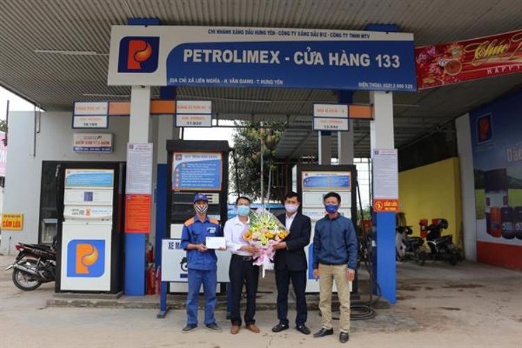 CNXD Hưng Yên khen thưởng Petrolimex-Cửa hàng 133