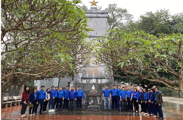 Đoàn Thanh niên CNXD Hưng Yên dâng hương tưởng niệm anh hùng liệt sỹ