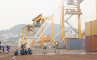 Diễn tập PCCC phối hợp nhiều lực lượng tại cảng Quảng Ninh