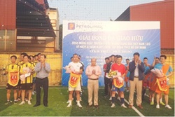 Giải bóng đá giao hữu chào mừng 90 năm Ngày truyền thống 13/3