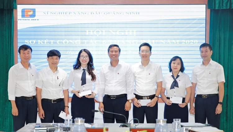 Tạo động lực phát triển từ các phong trào thi đua