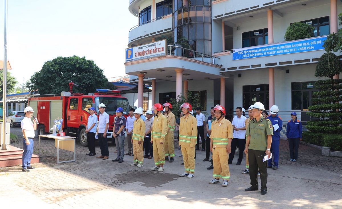 XNXD K131 tổ chức thực tập phương án chữa cháy và CNCH trụ sở văn phòng năm 2024