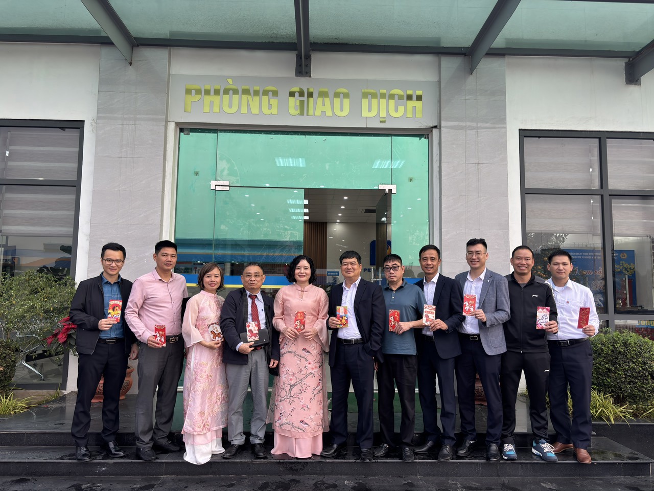 Bến xuất xăng đầu Hải Dương tổ chức xuất hàng đầu năm mới Bính Ngọ