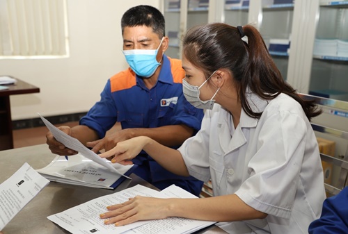 Tăng cường công tác đảm bảo ATVSLĐ tại Cảng dầu B12