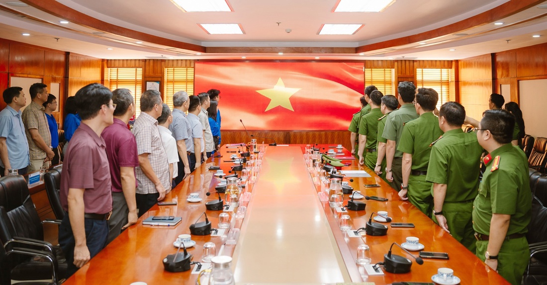 Công ty Xăng dầu B12 và phòng Cảnh sát PCCC&CNCH - Công an tỉnh Quảng Ninh tổ chức lễ kết nghĩa giữa Đoàn Thanh niên hai Đơn vị