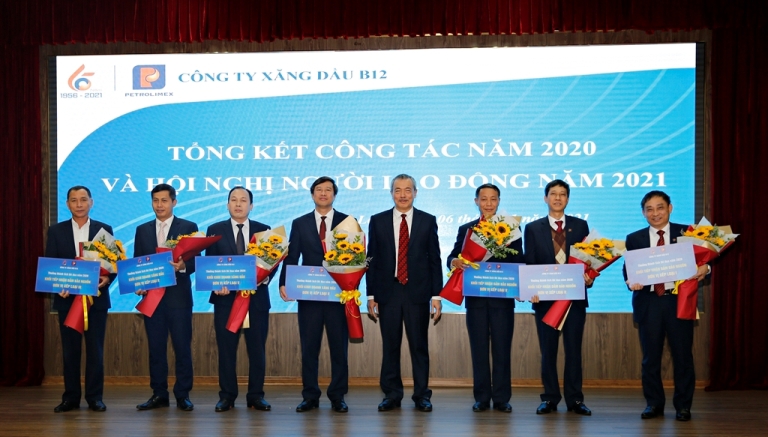 Vững vàng vượt khó - Vững bước đi lên
