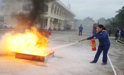 Tin ảnh: Nâng cao bản lĩnh và kỹ năng nghiệp vụ cho lực lượng PCCC cơ sở và chuyên ngành