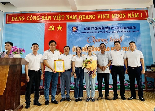 Chung tay ủng hộ đồng bào Miền Trung khắc phục hậu quả mưa lũ