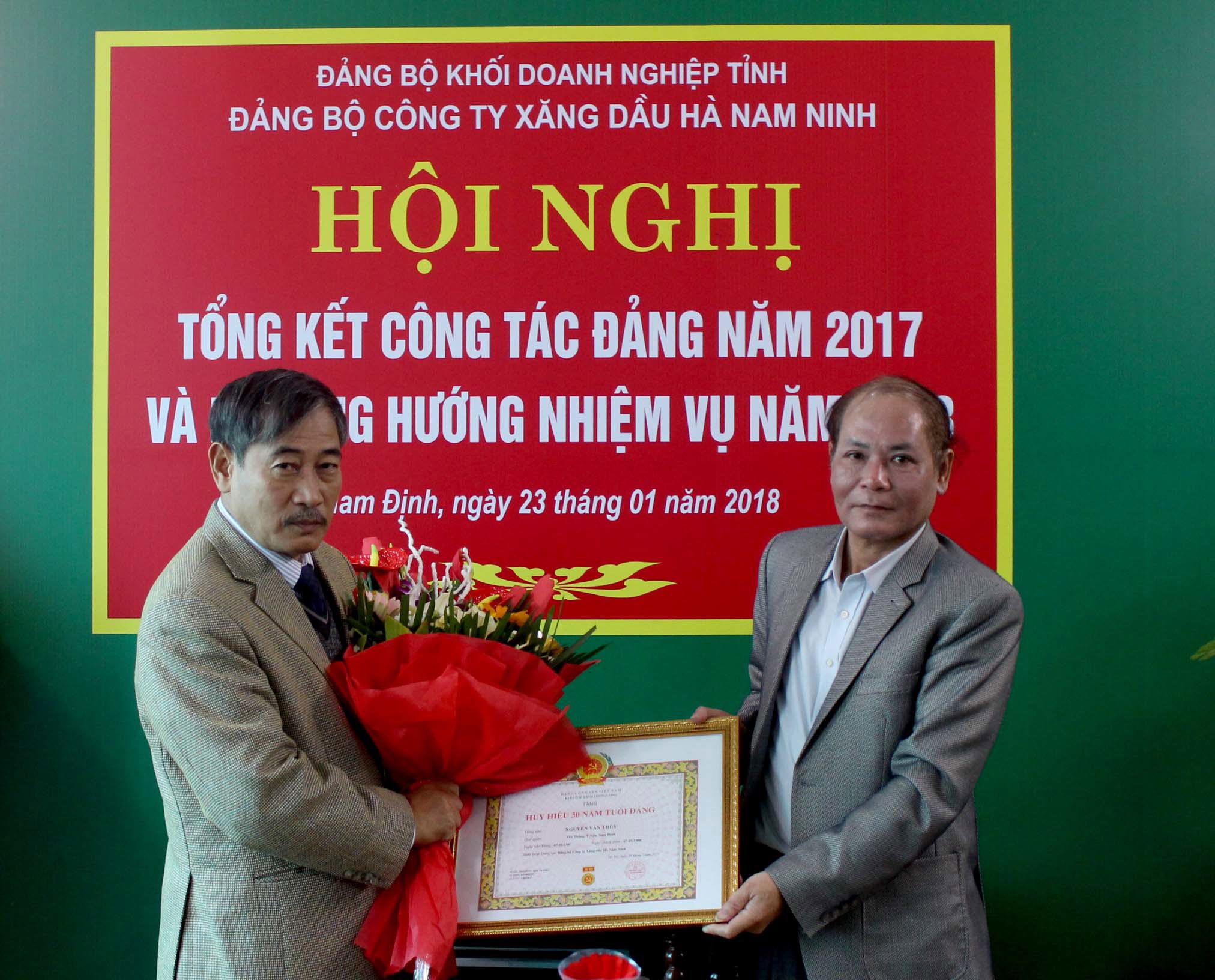 Đoàn kết, thống nhất là tiền đề thực hiện thắng lợi mọi nhiệm vụ