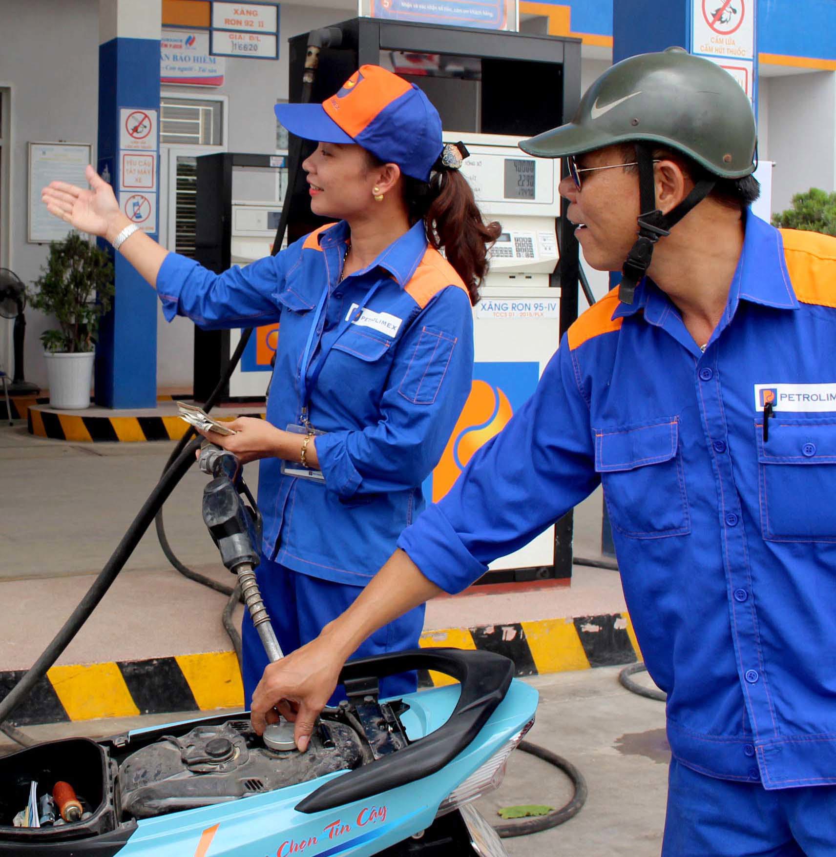 Tập huấn Quy trình bán hàng 5 bước và xử lý tình huống có thể xảy ra tại CHXD