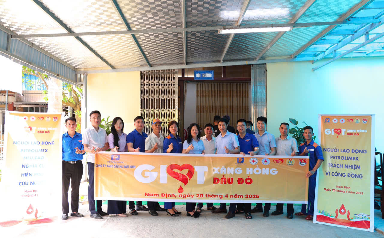 Triển khai chương trình "Giọt Xăng hồng - Giọt Dầu đỏ" năm 2025 của Công ty xăng dầu Hà Nam Ninh: Những hành động nhân ái lan tỏa