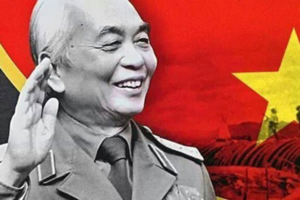 Lần đầu tiên tôi được đứng cạnh Người…