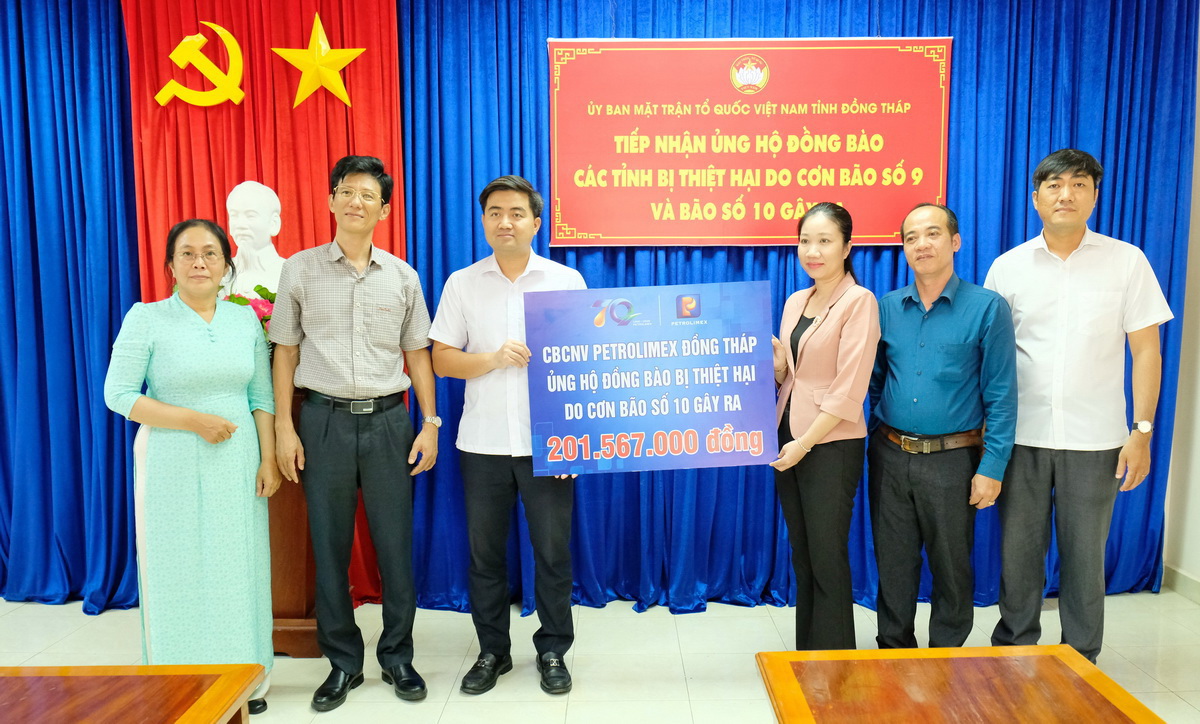 CBCNV Petrolimex Đồng Tháp chung tay ủng hộ 201 triệu đồng hỗ trợ đồng bào bị ảnh hưởng do bão số 10