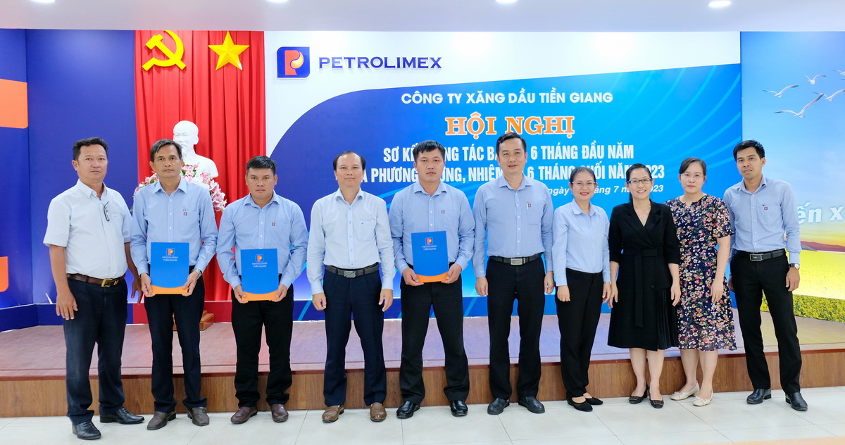 Petrolimex Tiền Giang hội nghị sơ kết công tác bán lẻ 6 tháng đầu năm 2023