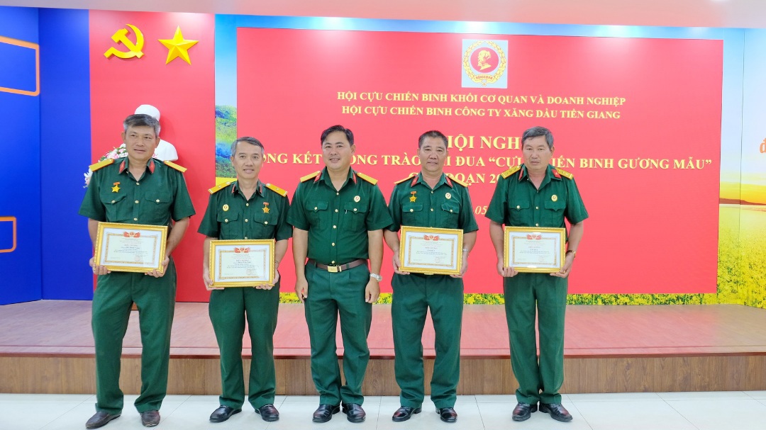 Cựu Chiến binh Công ty Xăng dầu Tiền Giang thực hiện tốt phong trào thi đua “Cựu chiến binh gương mẫu”