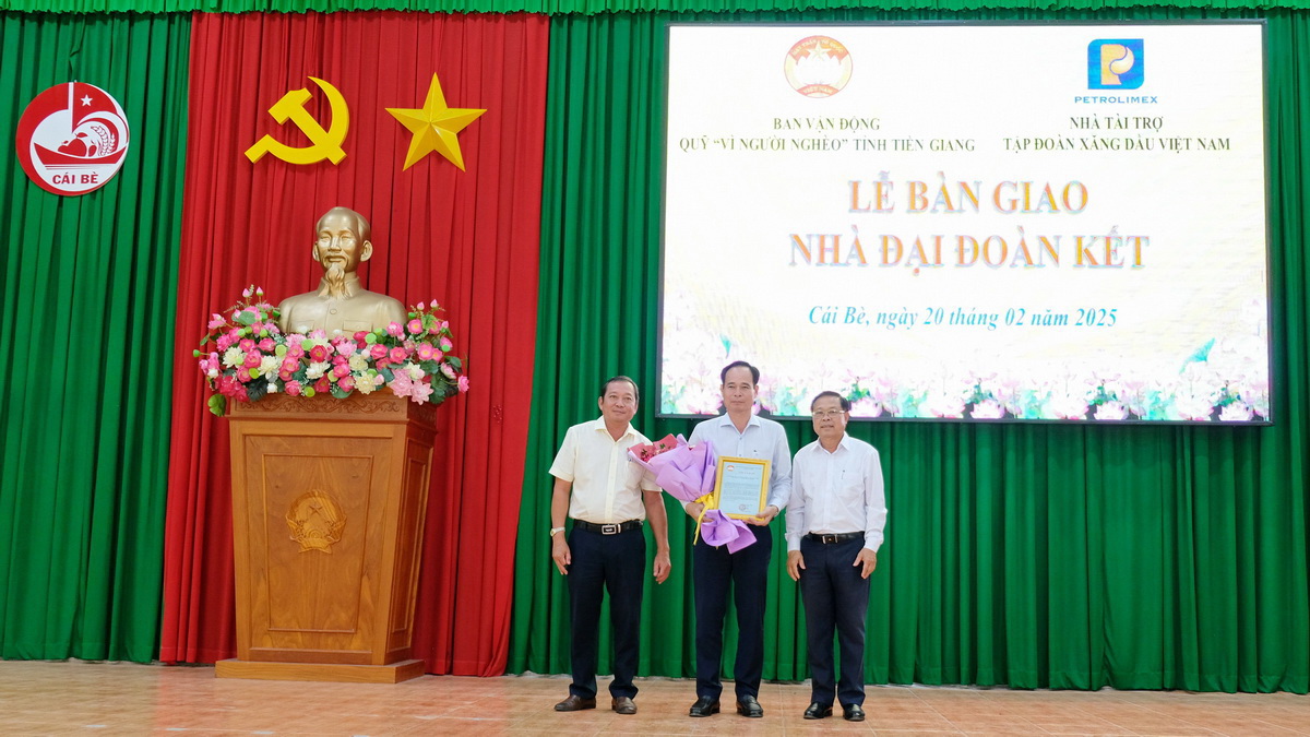 Ấm áp nghĩa tình Petrolimex đầu Xuân Ất Tỵ 2025