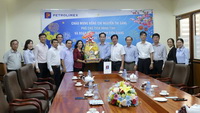 Lãnh đạo tỉnh đến thăm và chúc Tết Petrolimex Tiền Giang