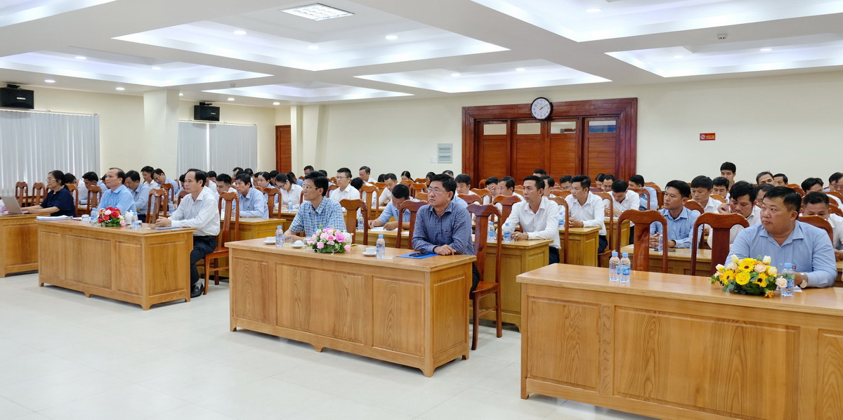 Petrolimex Tiền Giang sơ kết công tác bán lẻ 6 tháng đầu năm 2025