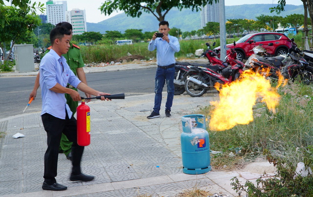 Petrolimex Đà Nẵng: Nghĩ đến an toàn trước khi hành động!