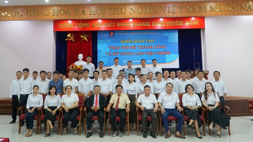 Tổ chức Chương trình đào tạo Thay đổi để thành công và Kỹ năng làm việc nhóm cho CBCNV Công ty