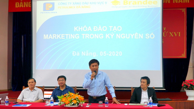 Phát triển kỹ năng marketing cho đội ngũ kinh doanh