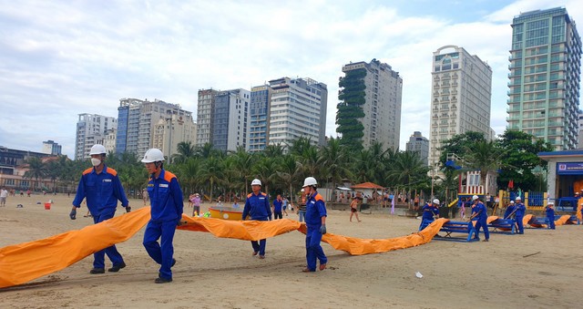 Diễn tập ứng phó sự cố tràn dầu tại Cảng dầu Mỹ Khê