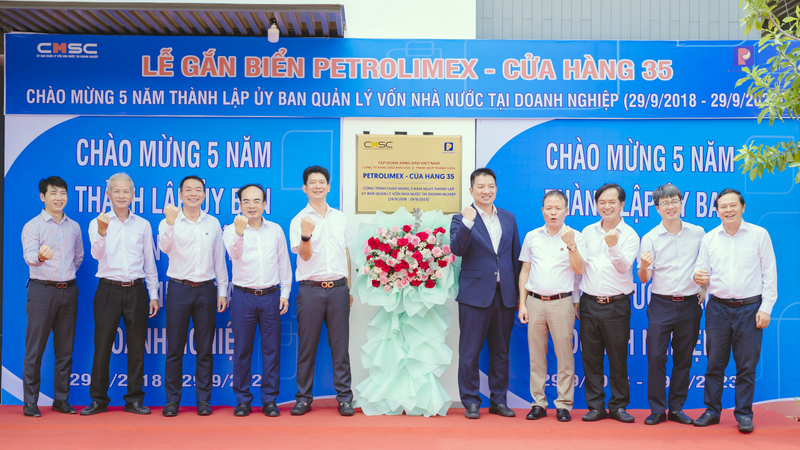 Lễ gắn biển Petrolimex-Cửa hàng 35, công trình chào mừng 5 năm ngày thành lập UBQLVNN tại Doanh nghiệp