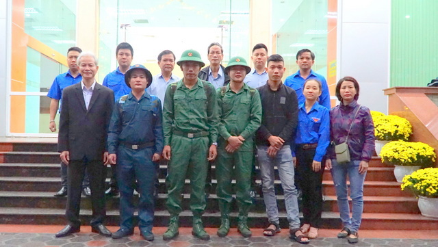 Tiễn thanh niên trúng tuyển NVQS lên đường nhập ngũ