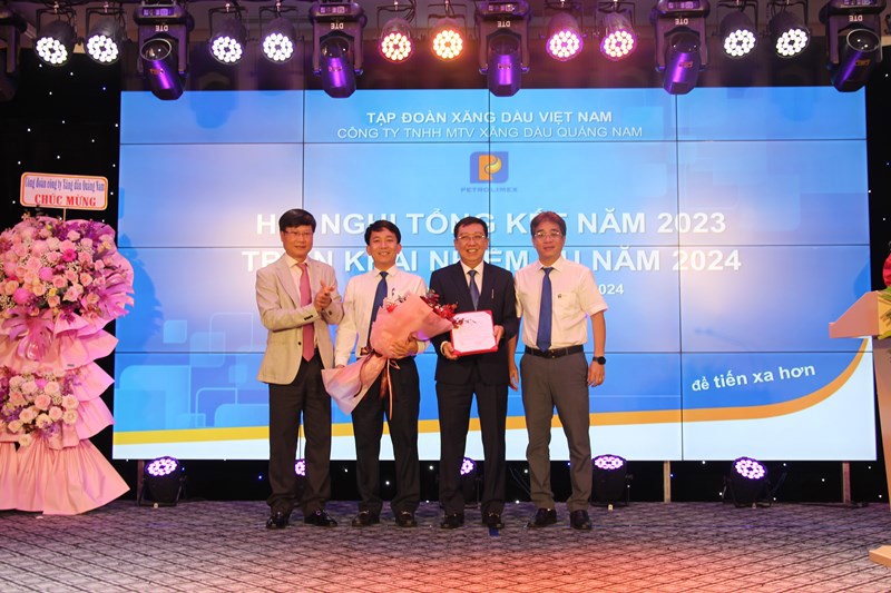 Công ty xăng dầu Quảng Nam tổ chức Hội nghị người lao động năm 2024 và Hội nghị Tổng kết năm 2023 - Phương hướng nhiêm vụ năm 2024