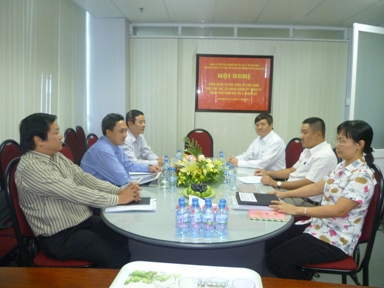 Hội nghị kiểm điểm tự phê bình và phê bình theo tinh thần nghị quyết trung ương 4 (khóa XI)