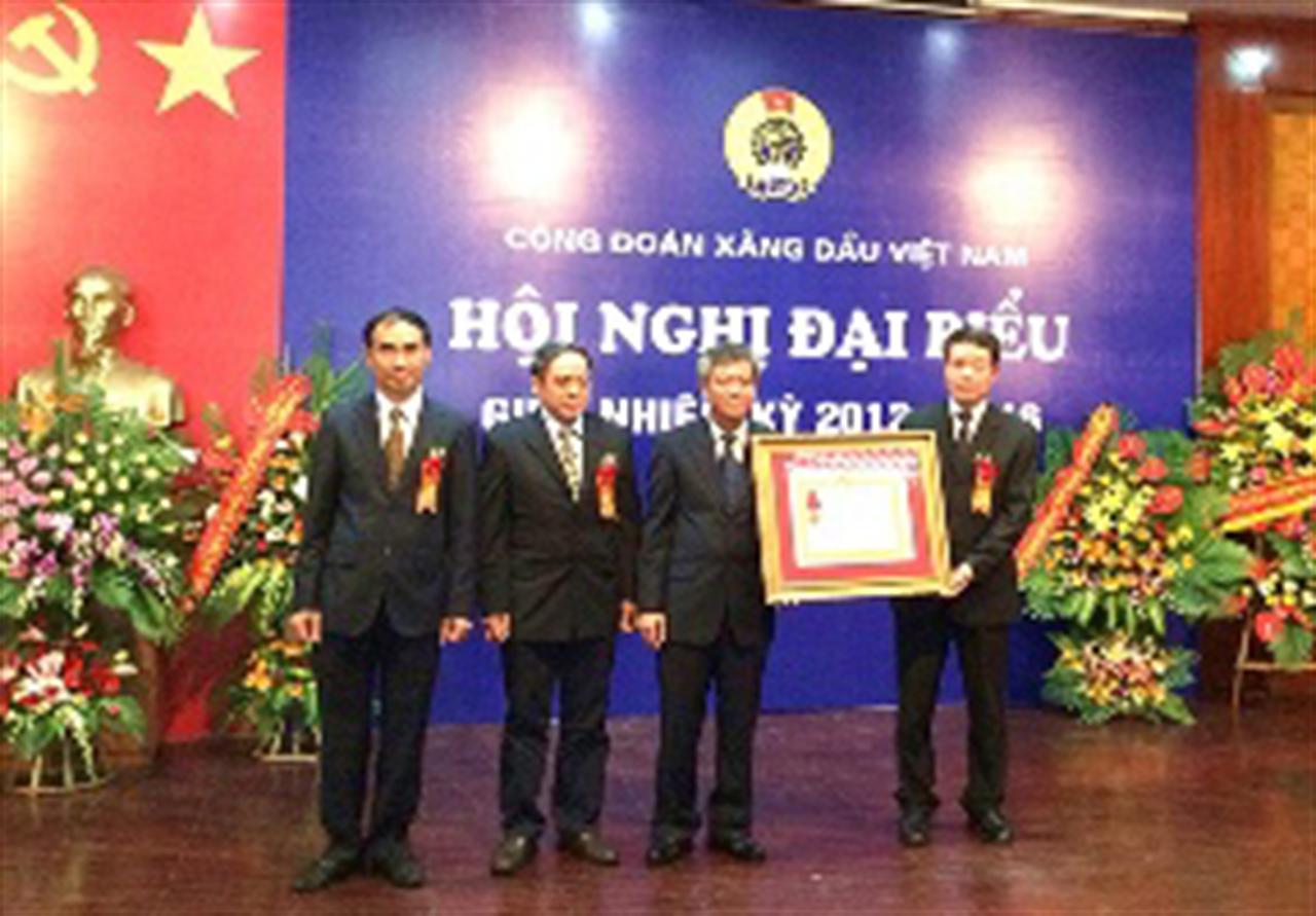 Sơ kết giữa nhiệm kỳ và đón nhận Huân chương Lao động hạng Nhất