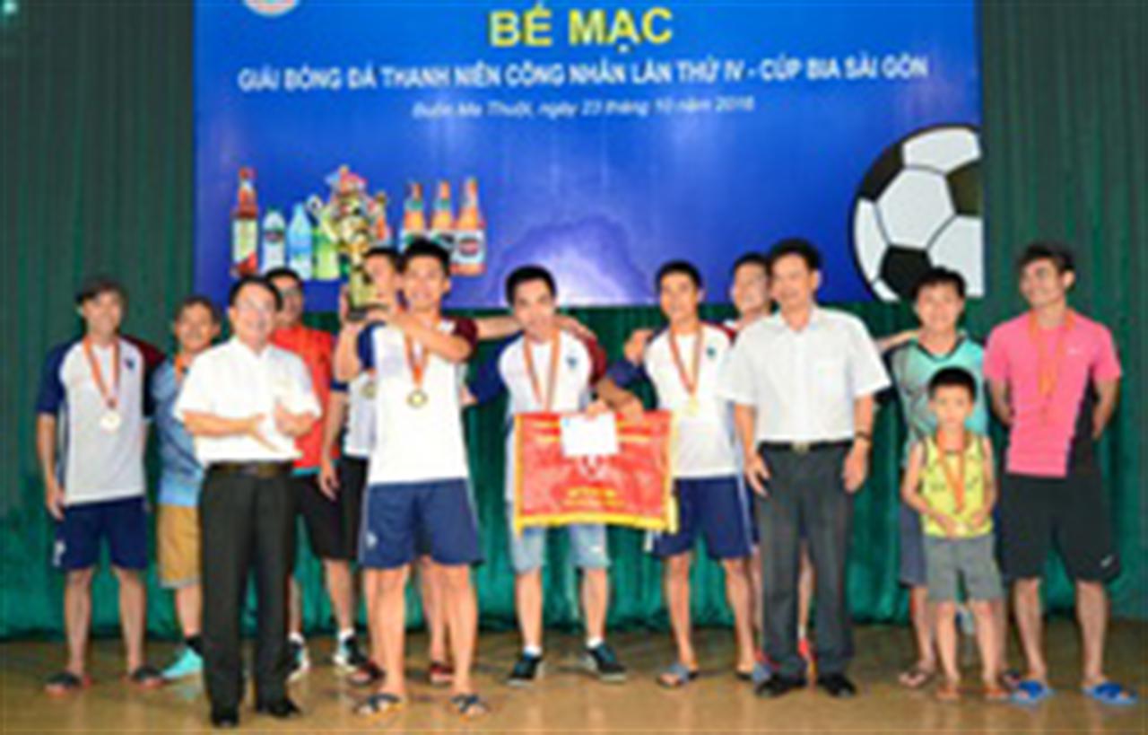 Đội bóng đá ĐTN Petrolimex Đắk Lắk đạt giải ba & giải Vua phá lưới – Cúp Bia Sài Gòn 2016