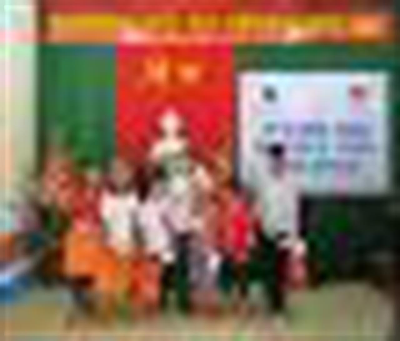 Trao vốn chăn nuôi và tặng học bổng cho người khuyết tật và trẻ mồ côi ở xã Ea Bung huyện Ea sup
