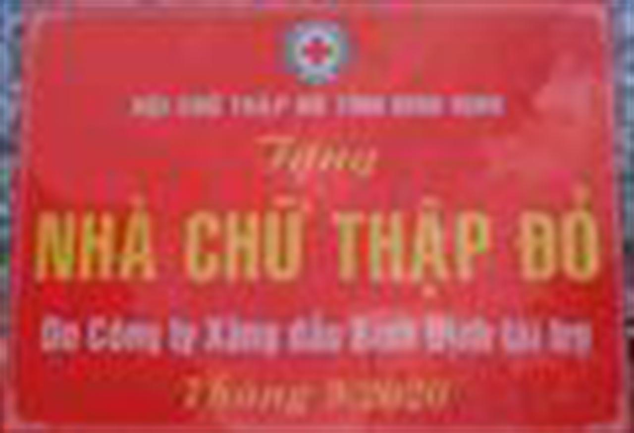 Petrolimex Bình Định trao nhà chữ thập đỏ tặng gia đình có hoàn cảnh khó khăn tại xã Vịnh Thịnh